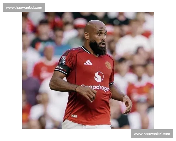 内维尔力挺双核:姆伯莫库尼亚助曼联冲前六 内维尔力挺双核:姆伯莫库尼亚助曼联冲前六