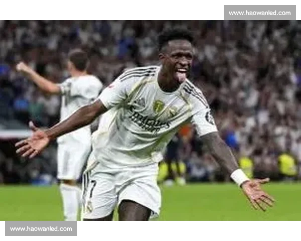 皇马上诉卢宁红牌:为护维尼修斯冲替补席,唯一重罚引争议 皇马上诉卢宁红牌:为护维尼修斯冲替补席,唯一重罚引争议